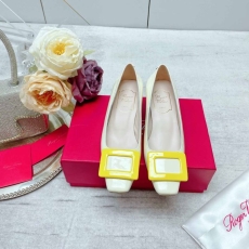 Roger Vivier flat shoes